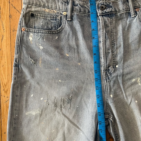 Gap Cheeky Straight Distressed Light Wash With Paint Splatter (Size 33) - Picture 5 of 9